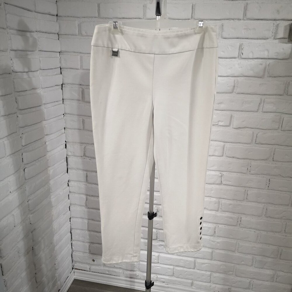 Joseph Ribkoff Ladies Size 10 Pull on Style Cream Made in Canada Crop Pants